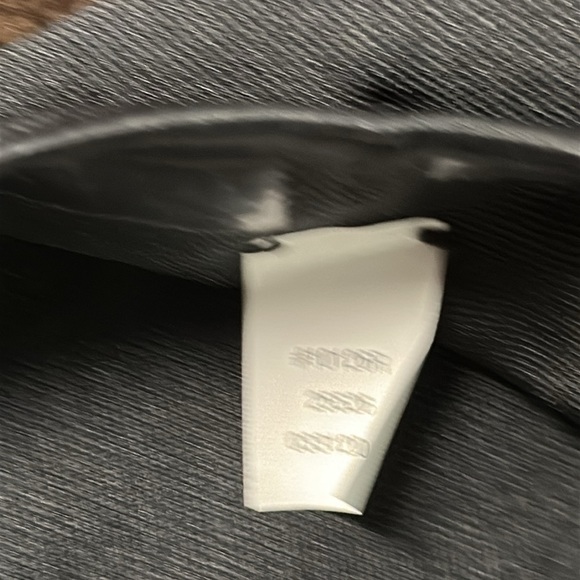 NWT ASSETS by Spanx Shaping High Waisted Short Black Sz Largr - Picture 7 of 8